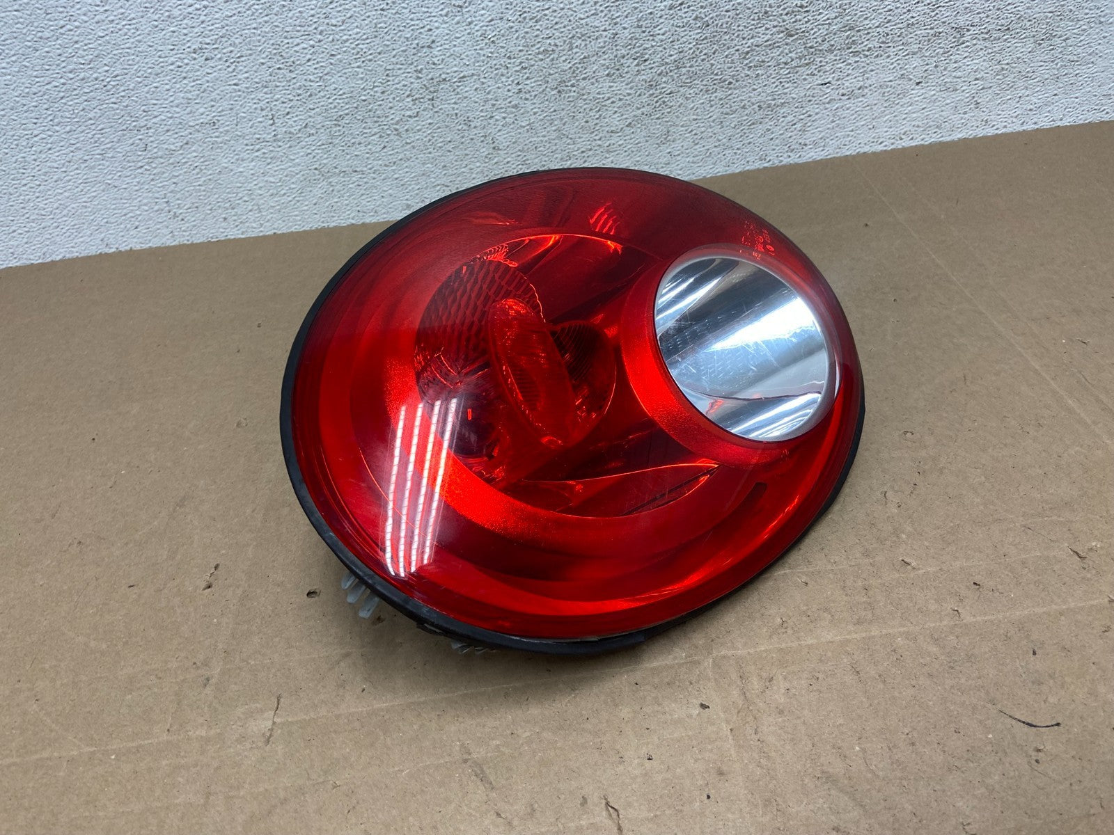 2006 - 2010 Volkswagen Beetle Left Driver LH Side Tail Light AE5045 DG2