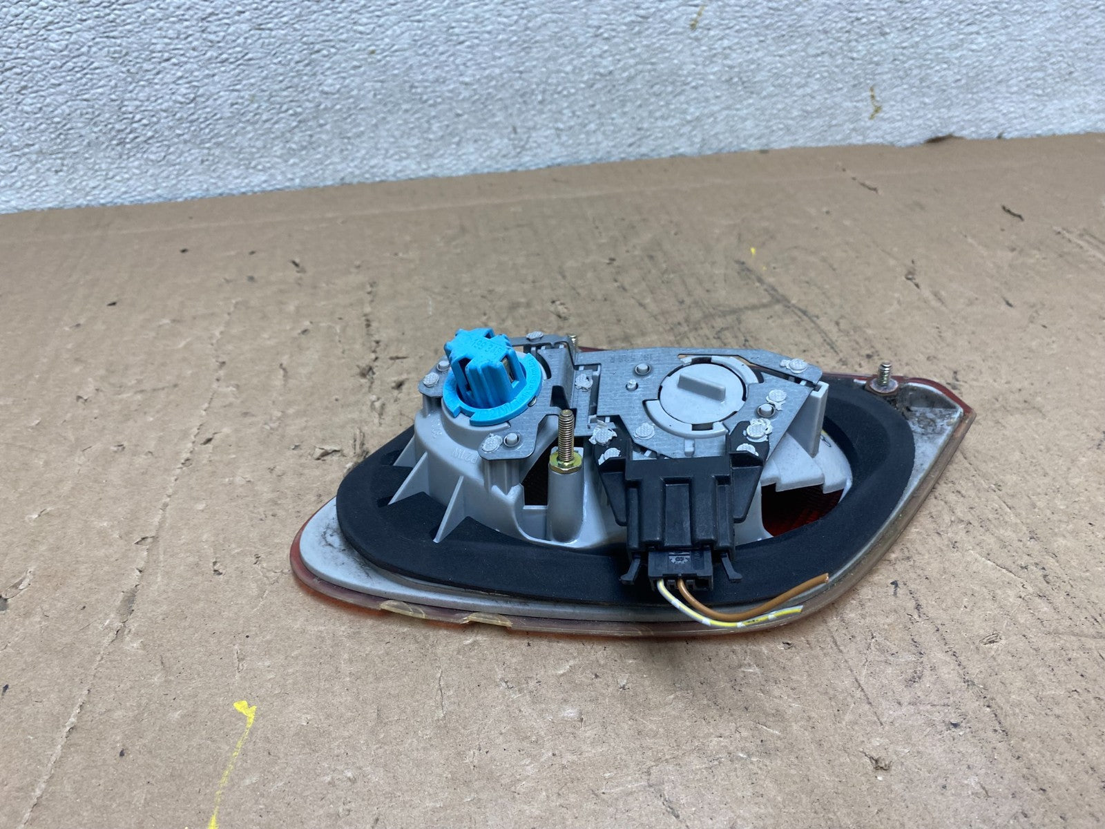 1996 - 1999 Mercedes-Benz E W210 E320 Right Passenger Inner Tail Light OEM S09254
