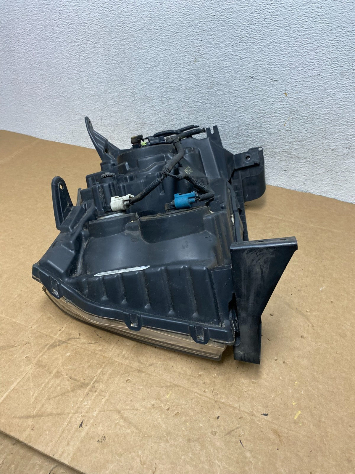 2009 2010 2011 Honda Pilot Right Passenger RH Halogen Headlight AD6251 DW7