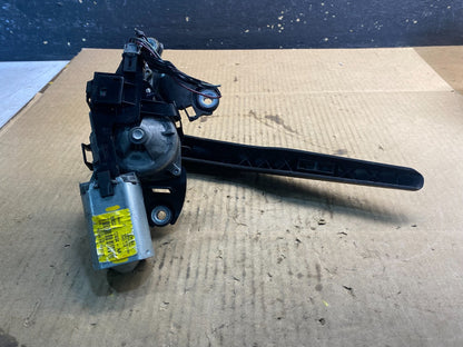 2011 to 2019 Ford Explorer Rear Windshield Wiper Motor OEM z4773 DG4