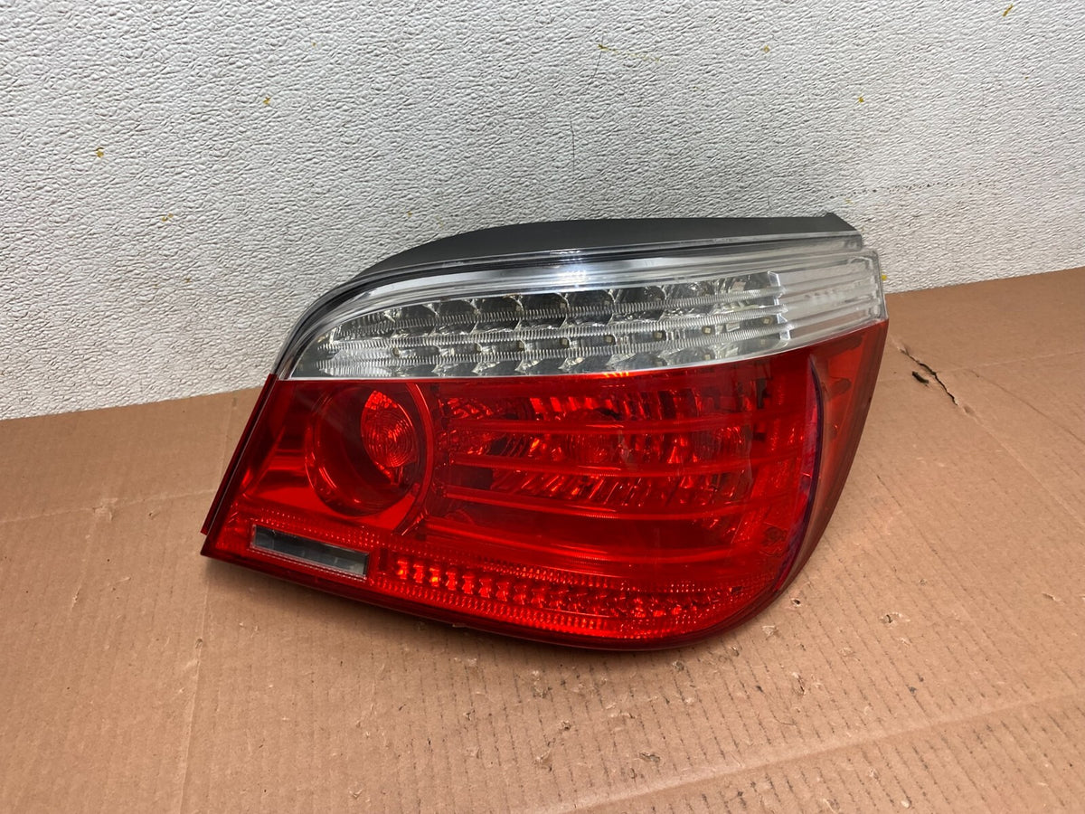 2008 2009 2010 BMW 5 525i 530i Right Passenger Rh Tail Side Light M1087 DW0
