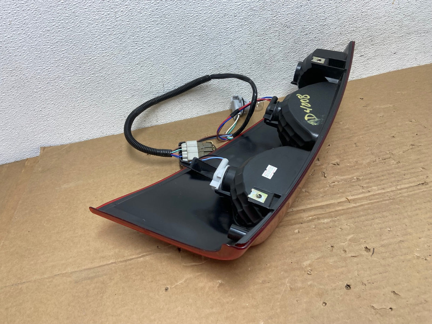 2002 to 2006 Chevrolet Avalanche Left Driver LH Tail Light AD4008 LK4