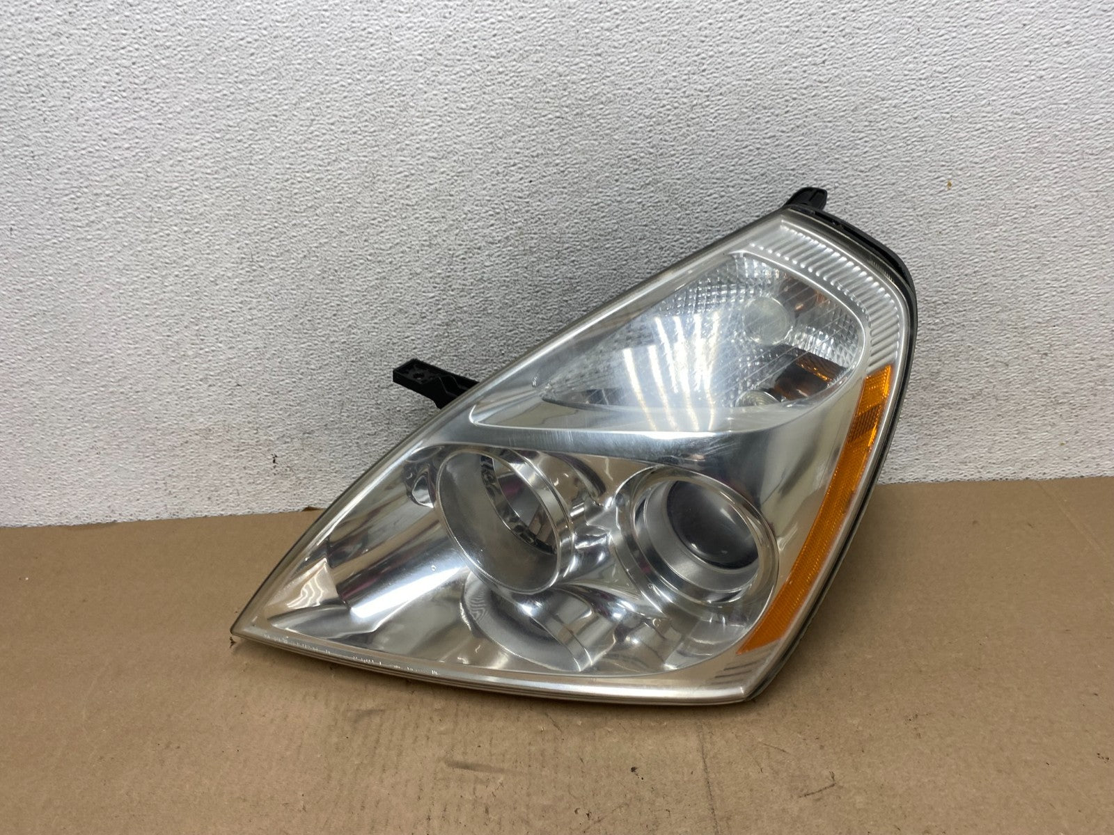 2008-2012 Kia Sedona Left Driver Lh Side Headlight Halogen AG4613 DW0