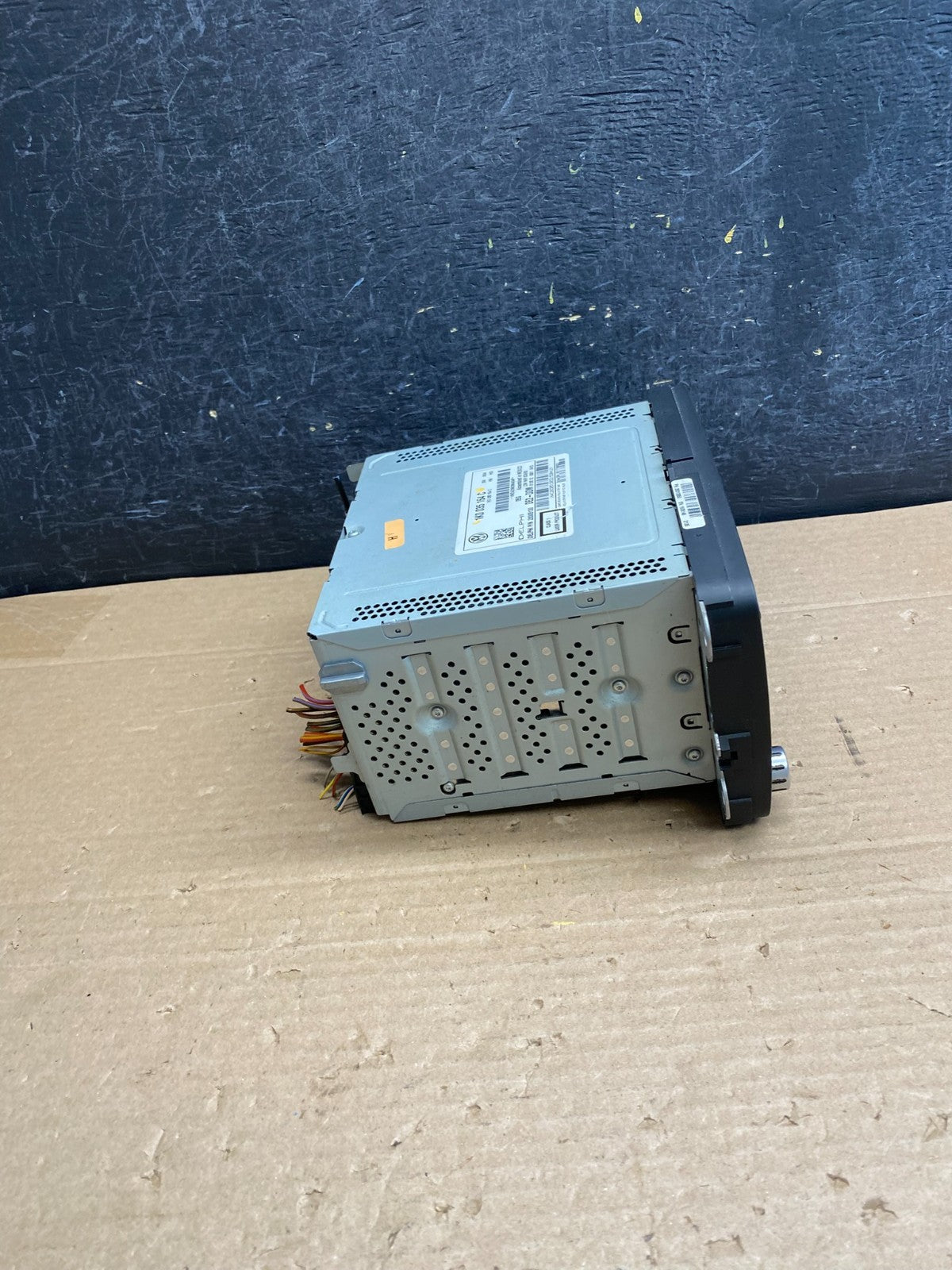 2011 to 2014 Volkswagen Passat Jetta Radio CD Player AM/FM AG6330 DG1