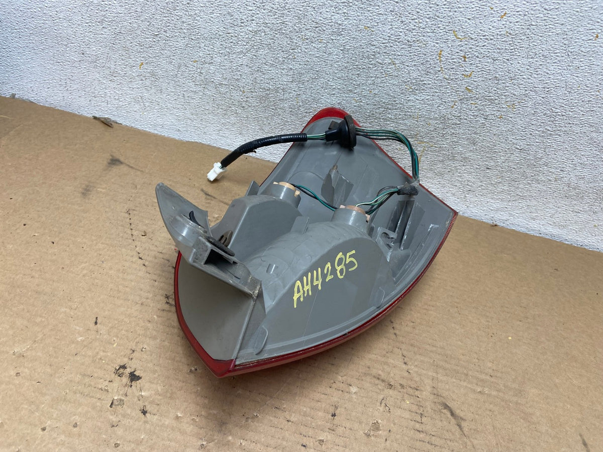 2008 to 2015 Nissan Rogue Left Driver LH Side Tail Light AH4285 LK7