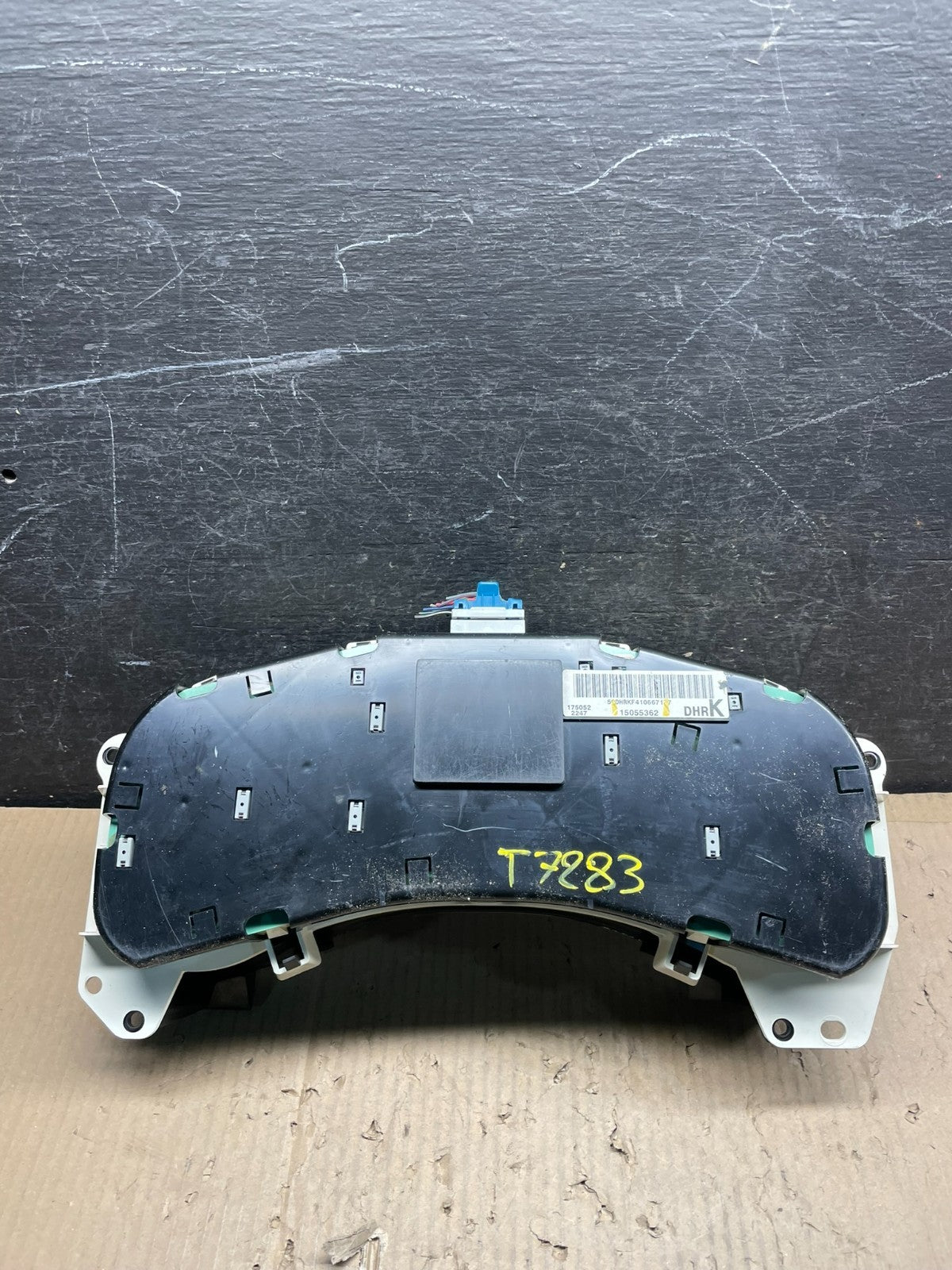 2002 GMC Yukon Speedometer Cluster Gauge Oem X0817 DG6