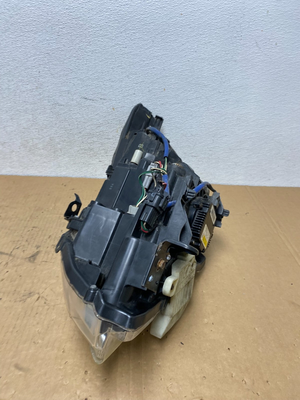 2010-2012 Infiniti G37 Right Passenger Rh Side Xenon HID Headlight AD2852 DW9