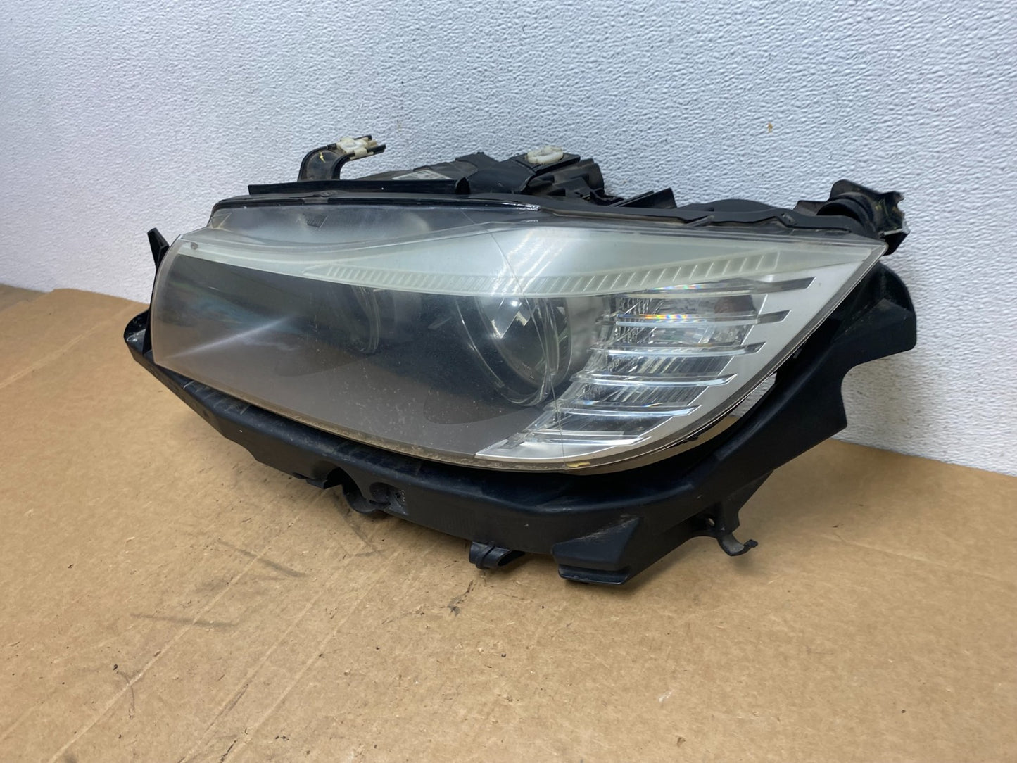 2009-2011 Bmw 3 Series 328i 4/D Sedan Left Driver Headlight Halogen AD6255 DW1