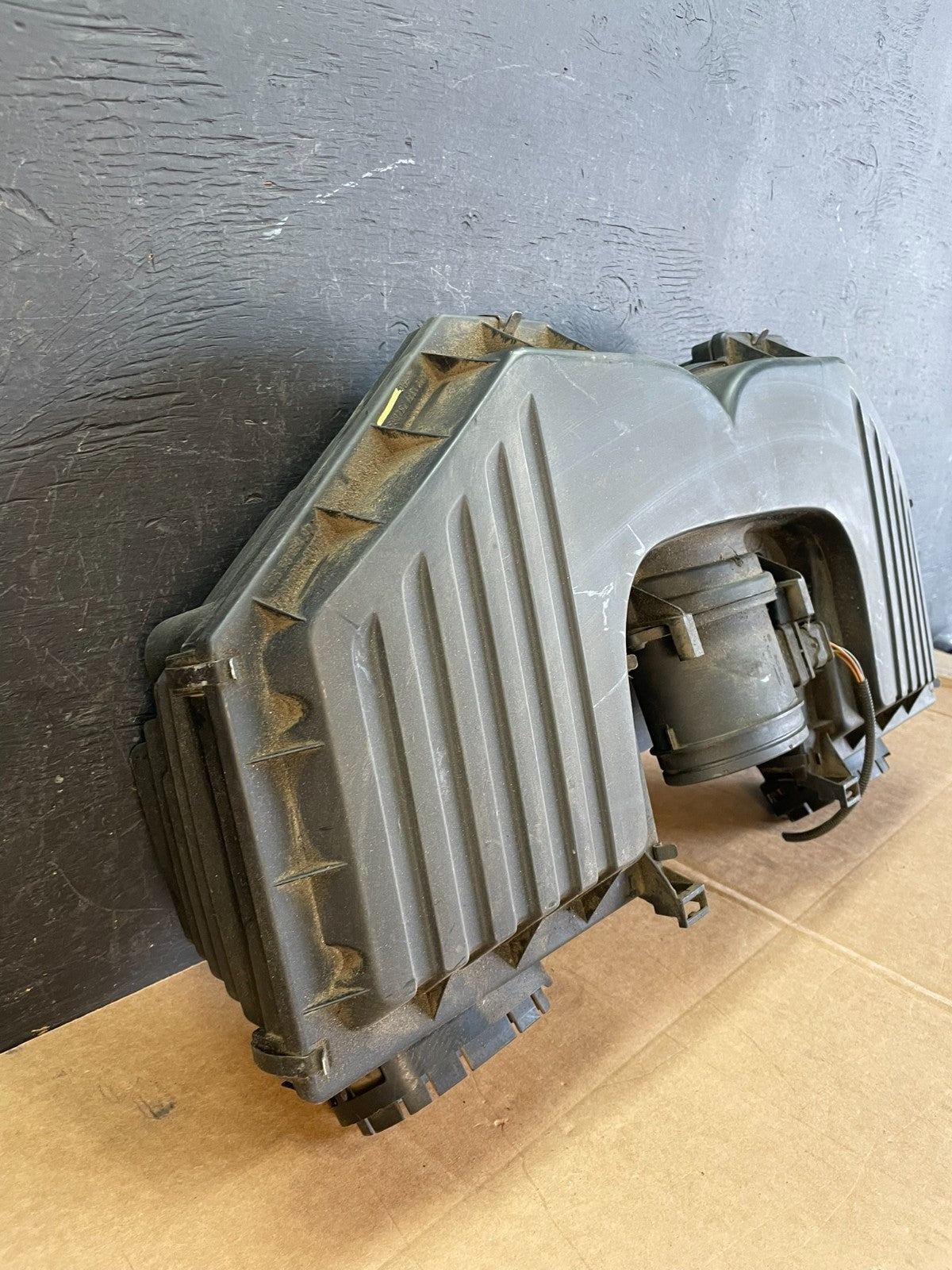 2007 to 2010 BMW E70 X5 N62 Air Intake Cleaner Filter 7548896 AE0874 DG2
