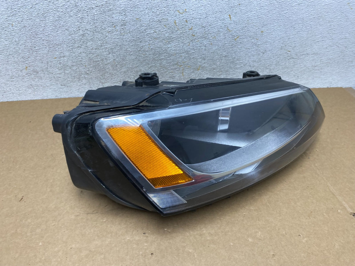 2011 to 2014 Volkswagen Jetta Right Passenger RH Headlight Halogen AI2601 DW2