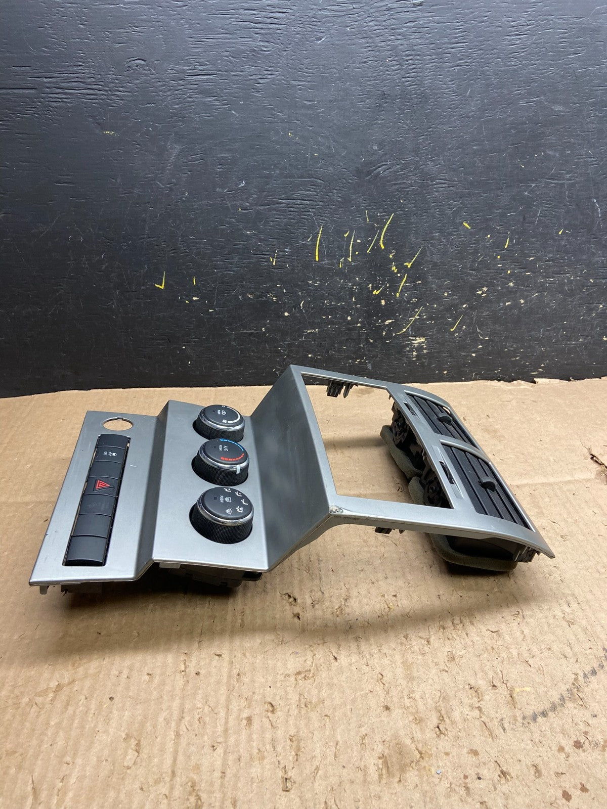 2007 to 2012 Dodge Nitro Dash Climate Temperature Control Radio Bezel Y5561 DG3