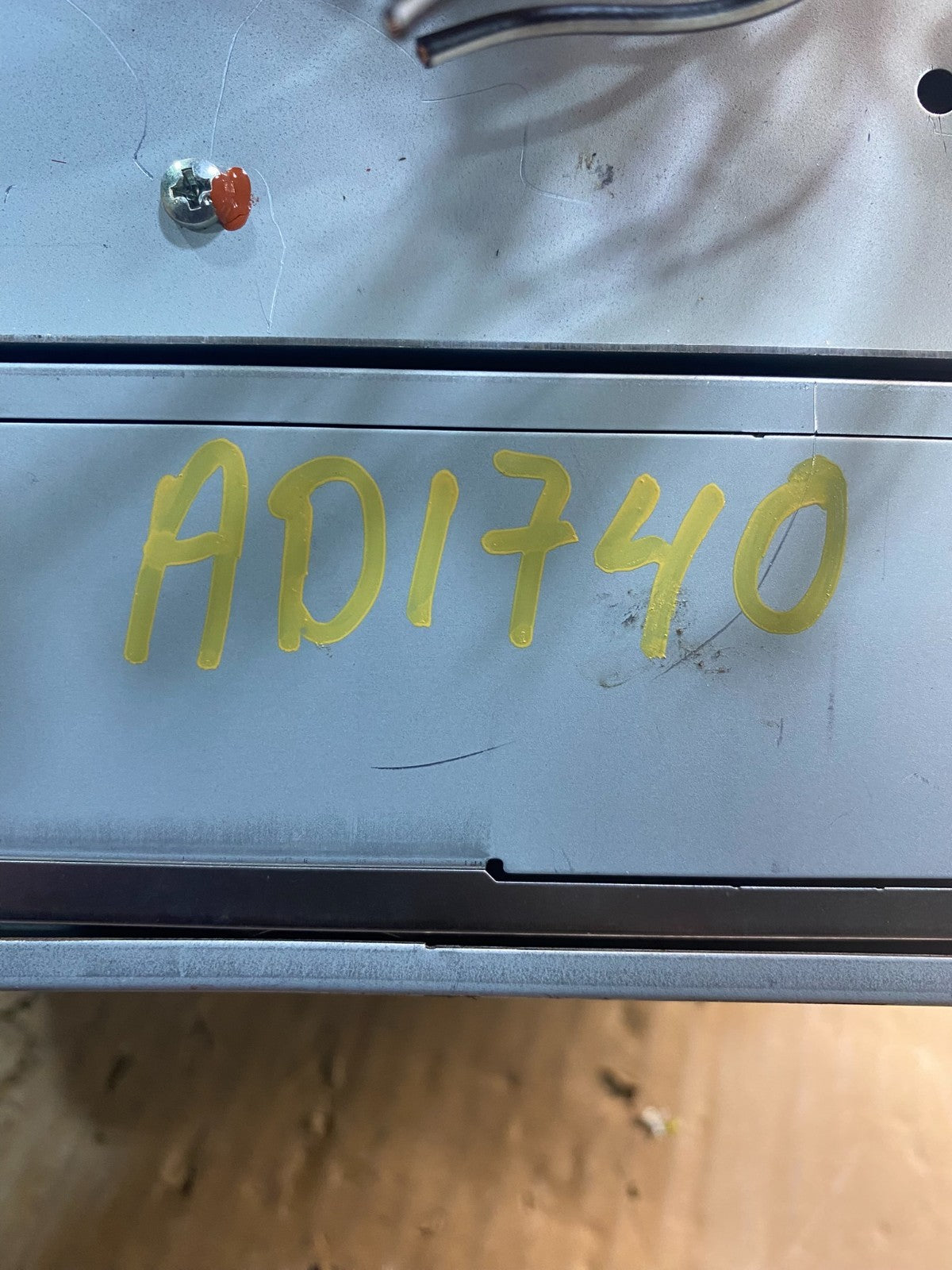 2005 to 2009 Cadillac Sts Radio 6 Disc Screen Display CD Player AD1740 DG7