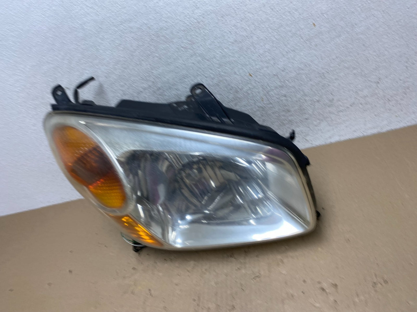 2004 2005 Toyota Rav4 Right Passenger RH Side Headlight Halogen AG6972 DW1