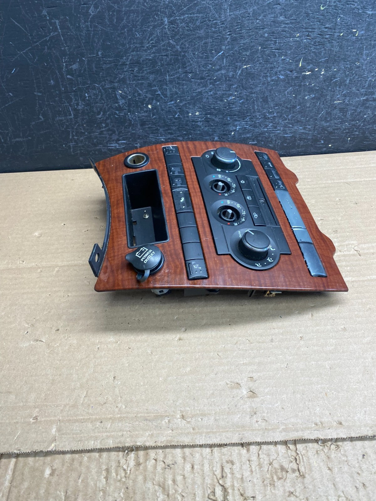 2005 to 2007 Jeep Commander Grand Cherokee A/C Climate Control Bezel ag0156 DG3