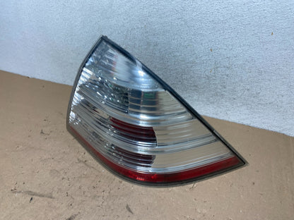 2008-2009 Ford Taurus Right Passenger Side Tail Light AG43211