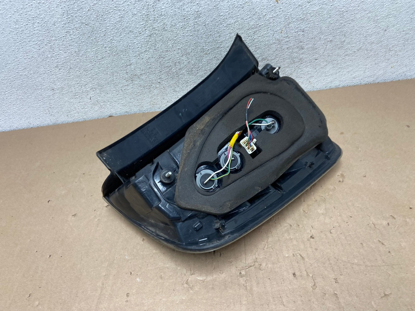 2004 - 2005 Toyota Prius Right Passenger Side Rh Tail Light AG6794 LK5