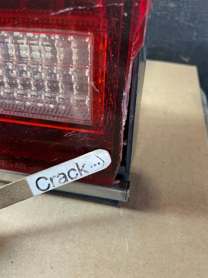 1990 to 1994 Lincoln Town Car Center Trunk Brake 3RD Tail Light AI3903 DG4
