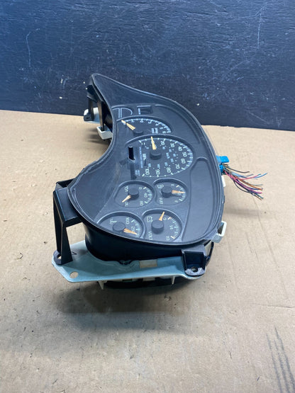 2002 GMC Yukon Speedometer Cluster Gauge AE7454 DW2