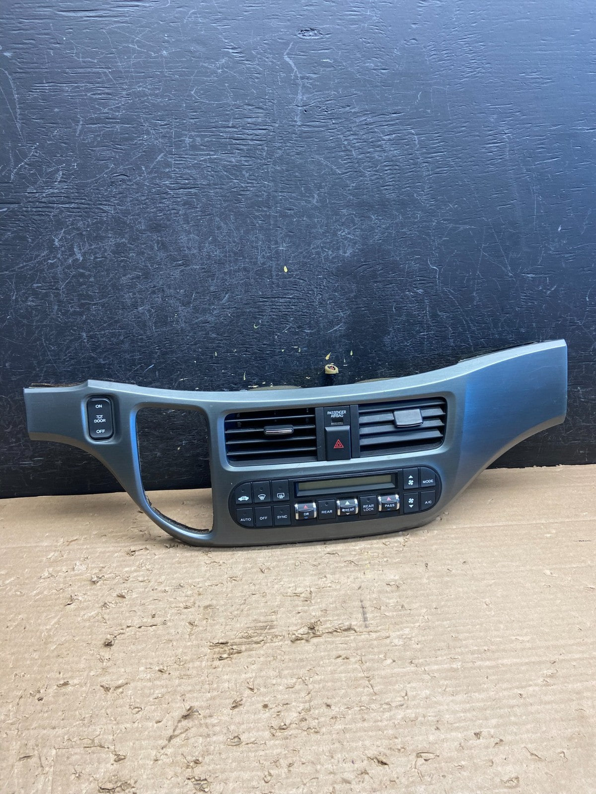 2005 to 2010 Honda Odyssey Radio Climate Control Dash Trim Bezel AG8772 DG0