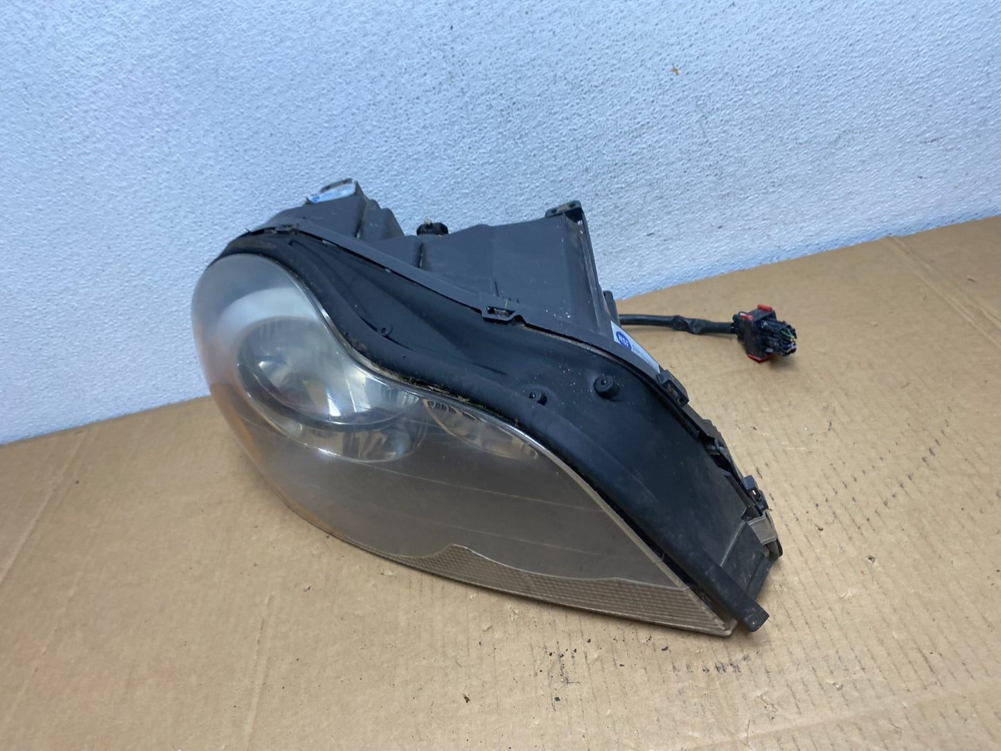 2003 to 2006 Volvo XC90 Right Passenger Rh Side Headlight Halogen AD0823 DW1