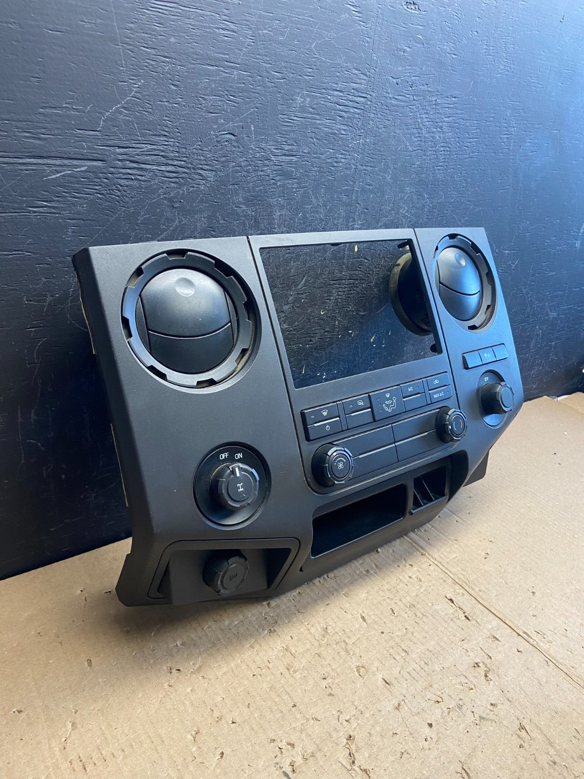 2008-2010 Ford F250 F350 Radio Climate Control Radio Dash Bezel Panel AE4095 DG1