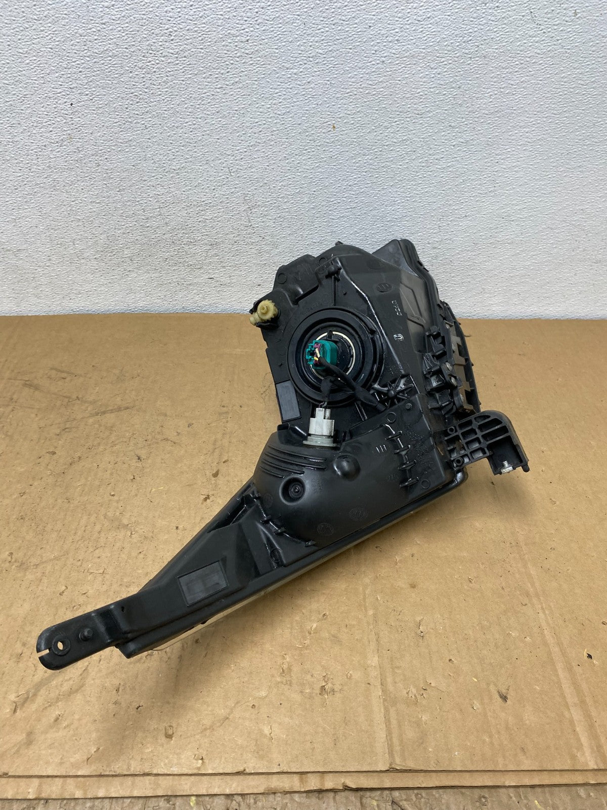 2011 to 2015 Chevrolet Cruze Halogen Left Driver LH Side Headlight AC8643 DW7