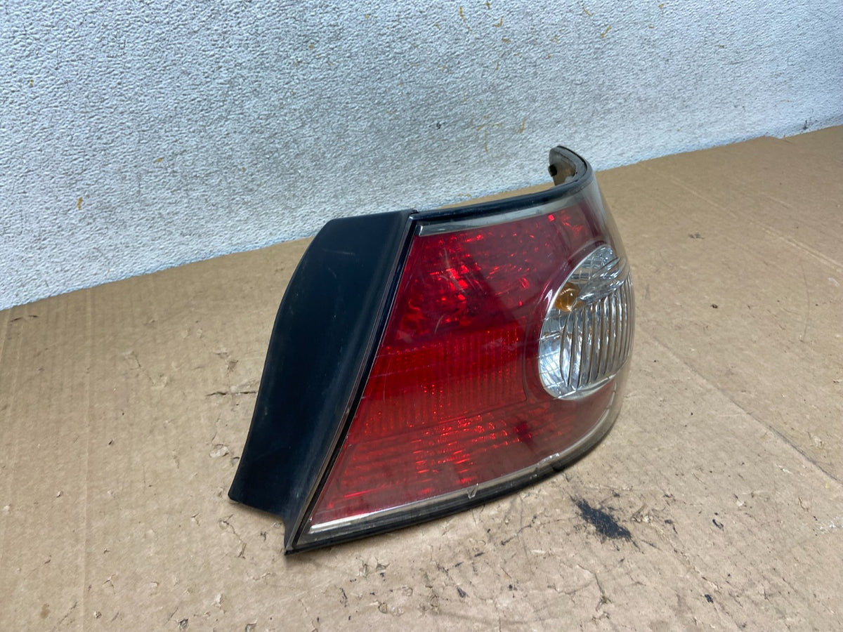 2002 to 2004 Lexus ES300 ES330 Right Passenger Side Tail Light AI9204 LK2