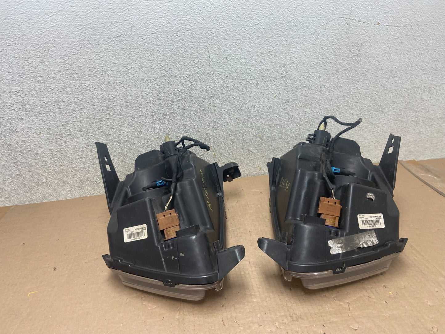 2011-2013 Jeep Grand Cherokee Left+Right Halogen Headlights R1680 DW10