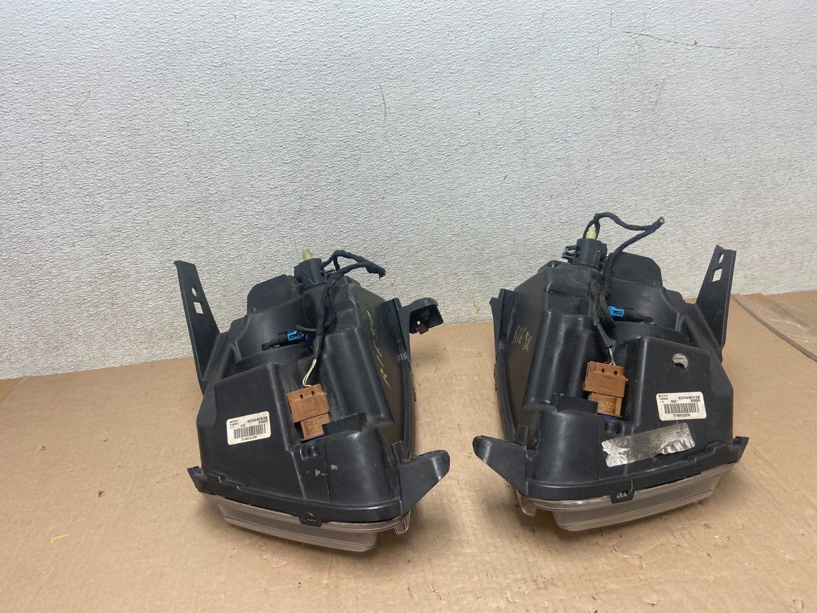 2011-2013 Jeep Grand Cherokee Left+Right Halogen Headlights R1680 DW10