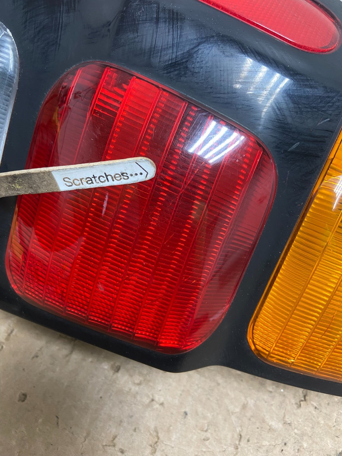 2000-2004 Mitsubishi Montero Sport Left Driver Lh Tail Light ag1240 DG3