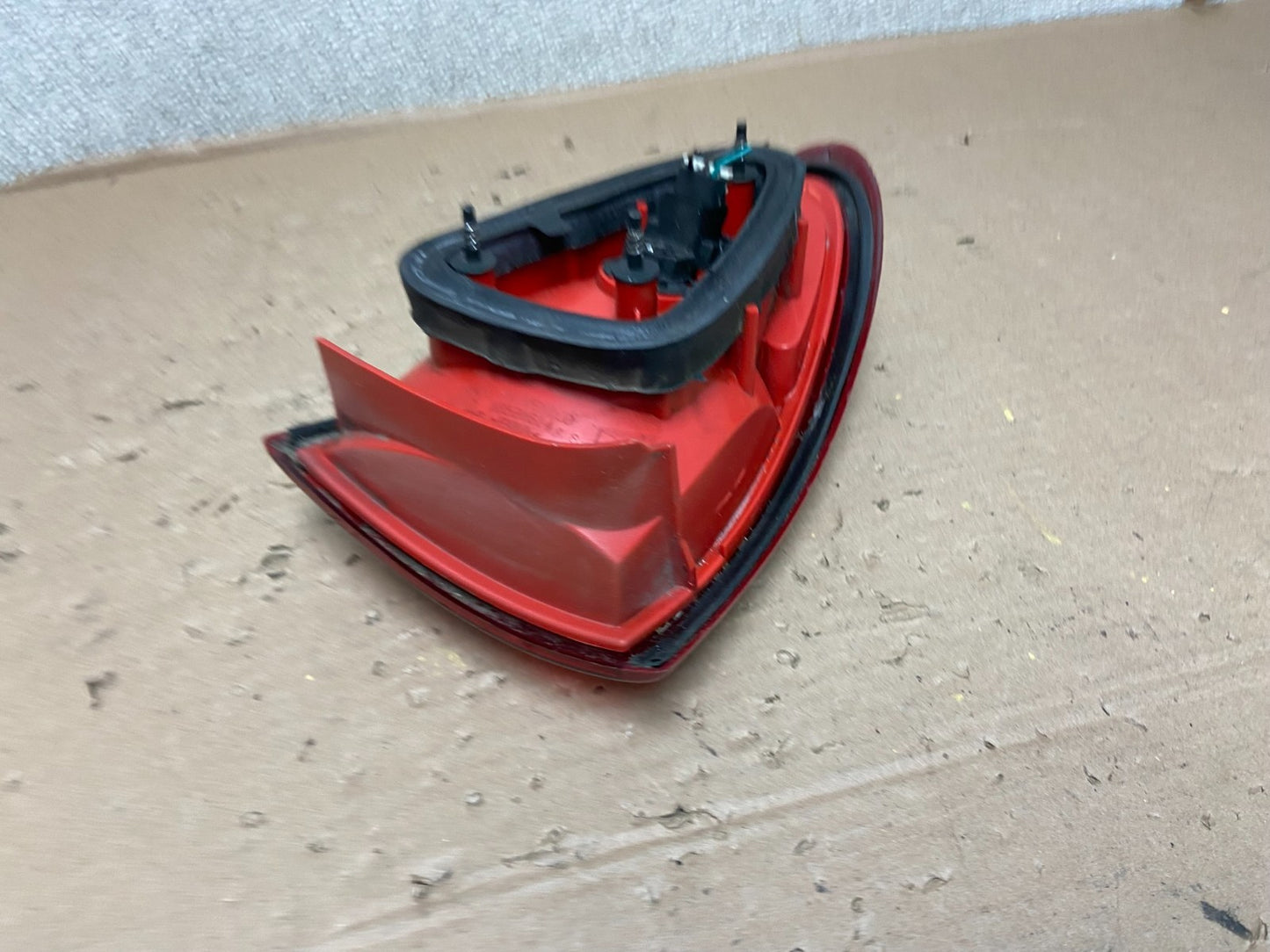 2003 2004 2005 Chevrolet Cavalier Right Passenger RH Tail Light OEM ab0287 DG3