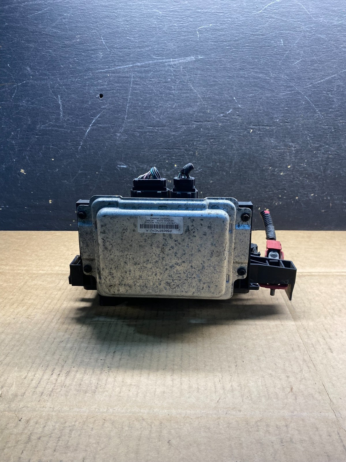2005 2006 Dodge Magnum Engine Fuse Box p05087166ai AB3951DG4