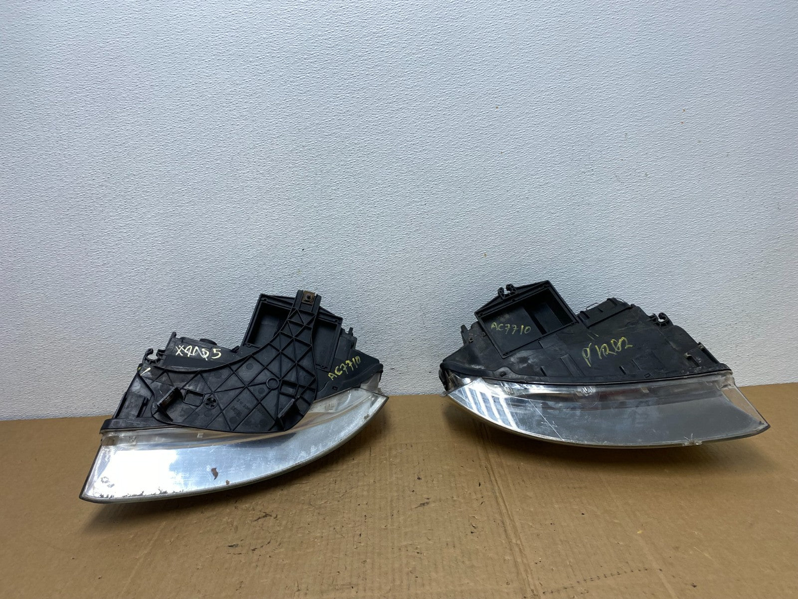 2002-2005 Audi A4 Sedan Left+Right Side Halogen Headlights AC7710 DW11