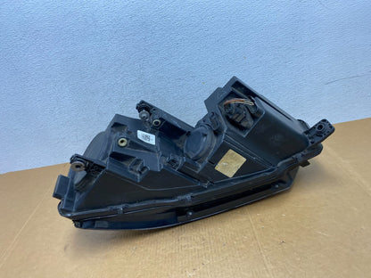 2016-209 Volkswagen Passat Right Passenger RH Side Halogen Headlight AD9186 DG5