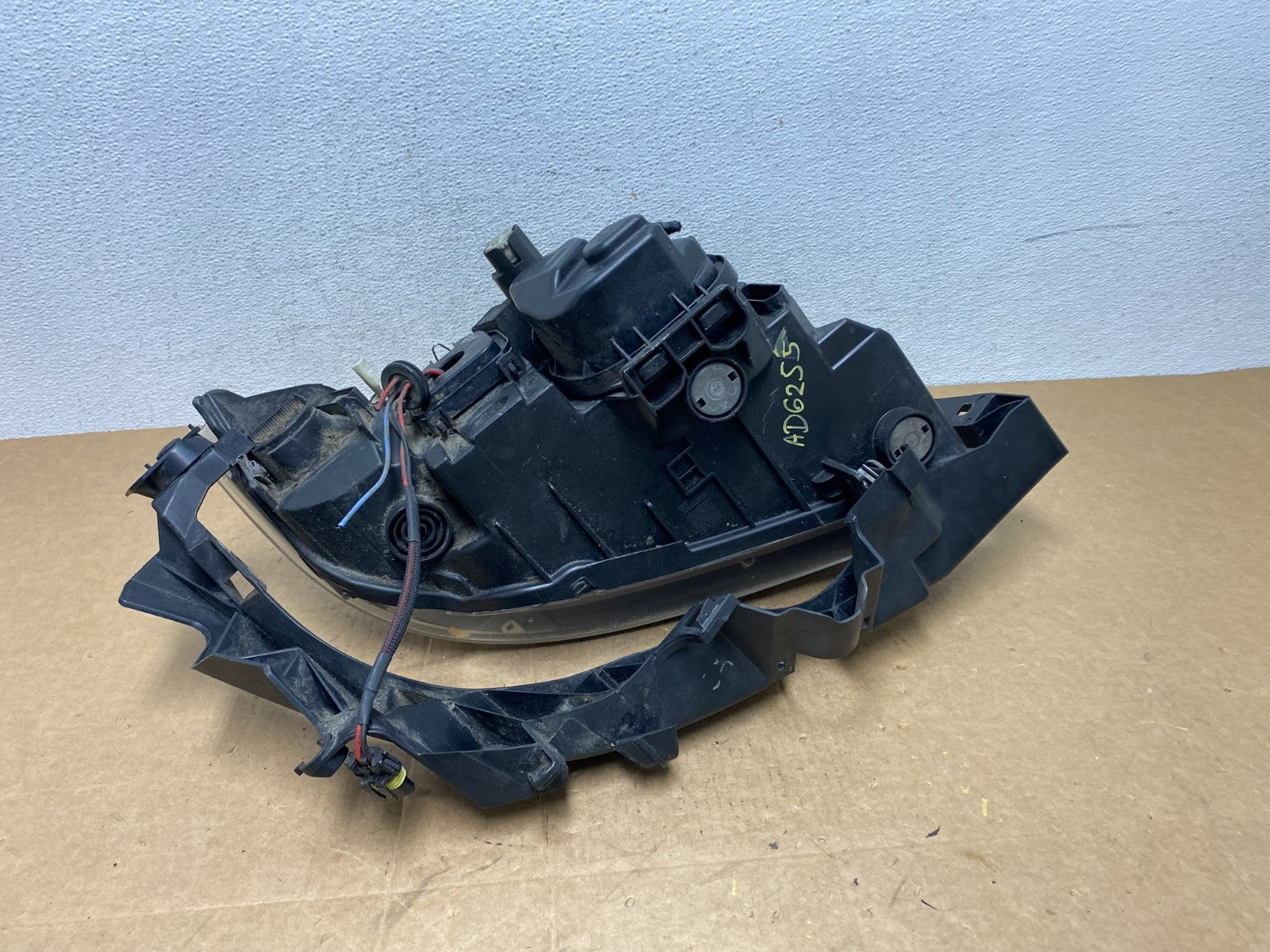 2009-2011 Bmw 3 Series 328i 4/D Sedan Left Driver Headlight Halogen AD6255 DW9