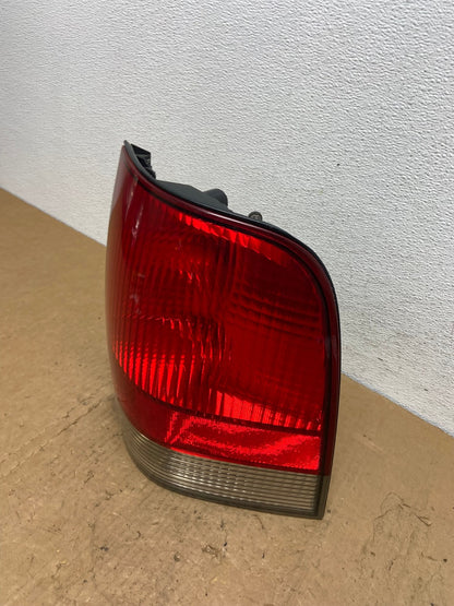 2003 2004 2005 Lincoln Aviator Right Passenger RH Side Tail Light AD1412 LK1