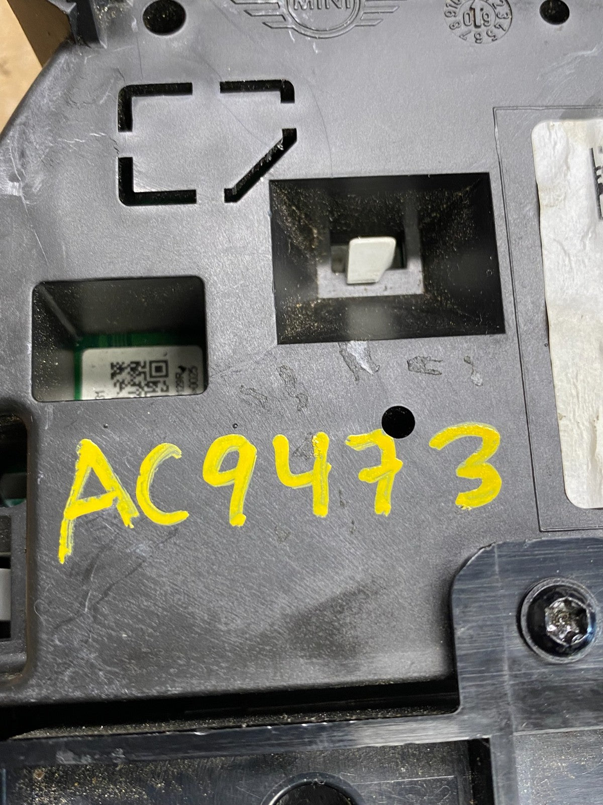 2010 - 2014 Mini Cooper Speedometer Cluster Gauge ac9473 DG5