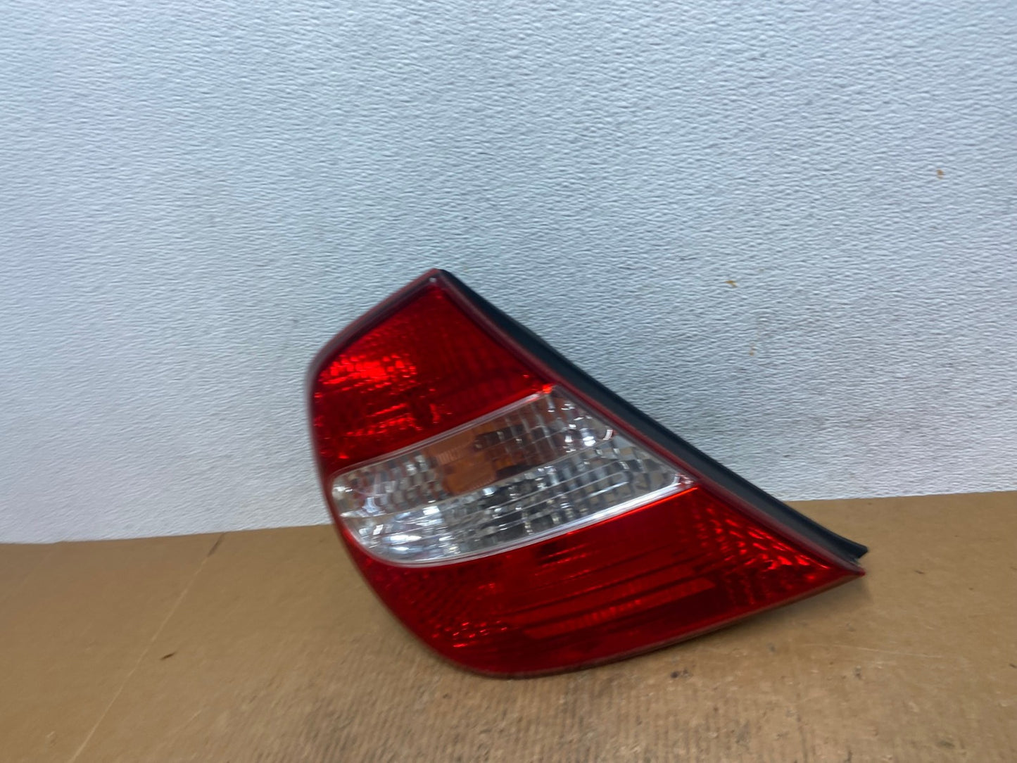 2002 2003 2004 Toyota Camry Left Driver LH Side Tail Light AE2855 LK1