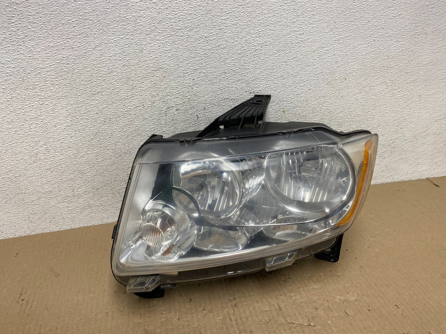 2011 to 2013 Jeep Grand Cherokee Halogen Left Driver Lh Headlight AE9700 DW0