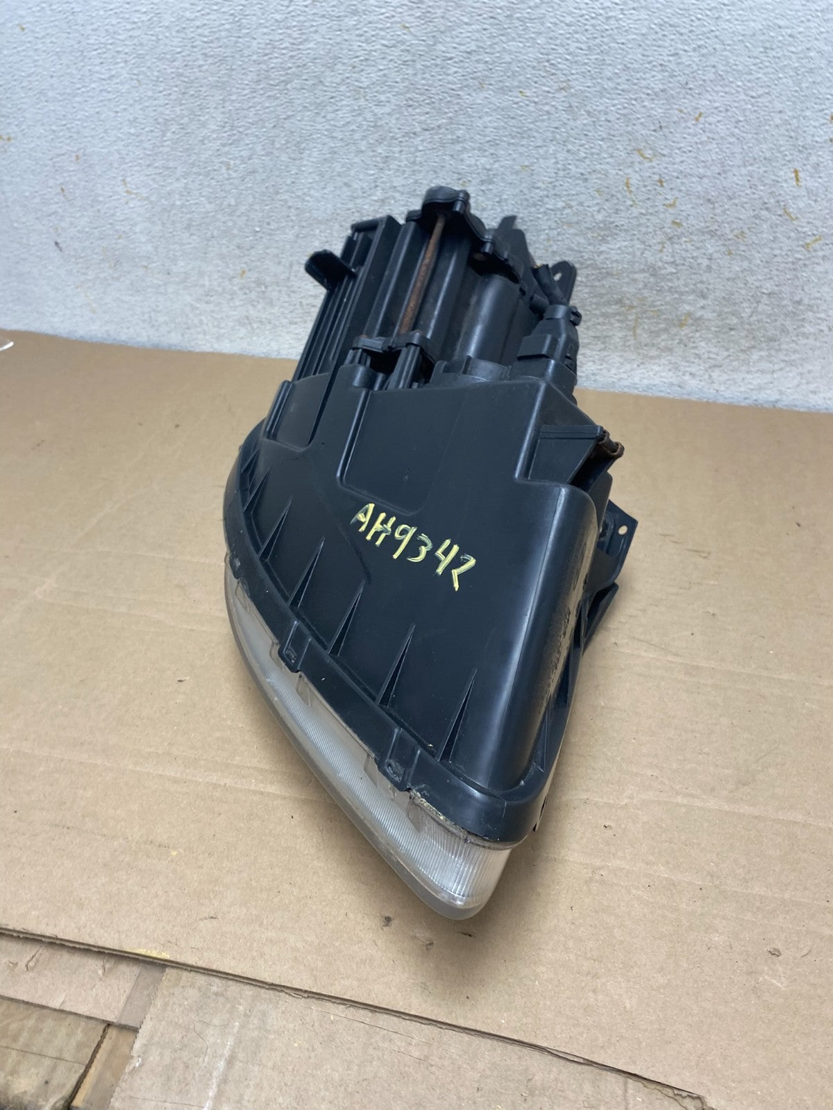 2007 to 2012 Hyundai Veracruz Left Driver LH Headlight Halogen AH9342 DW7