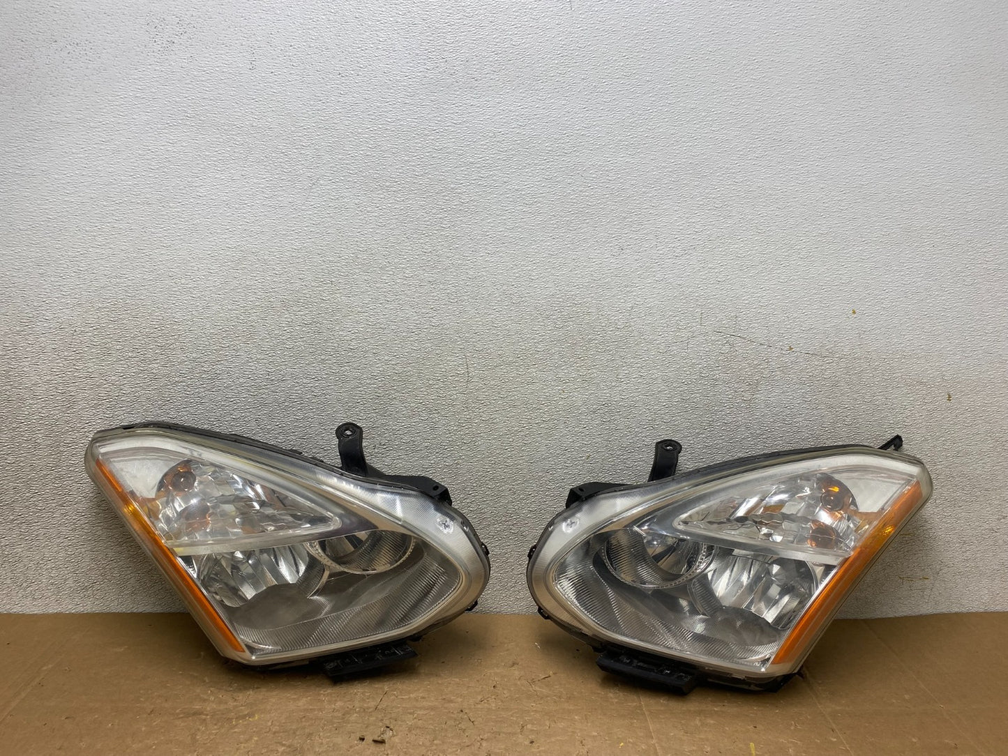 2009-2013 Nissan Rogue Left+Right Side Set Halogen Headlights OEM V6249 DW0