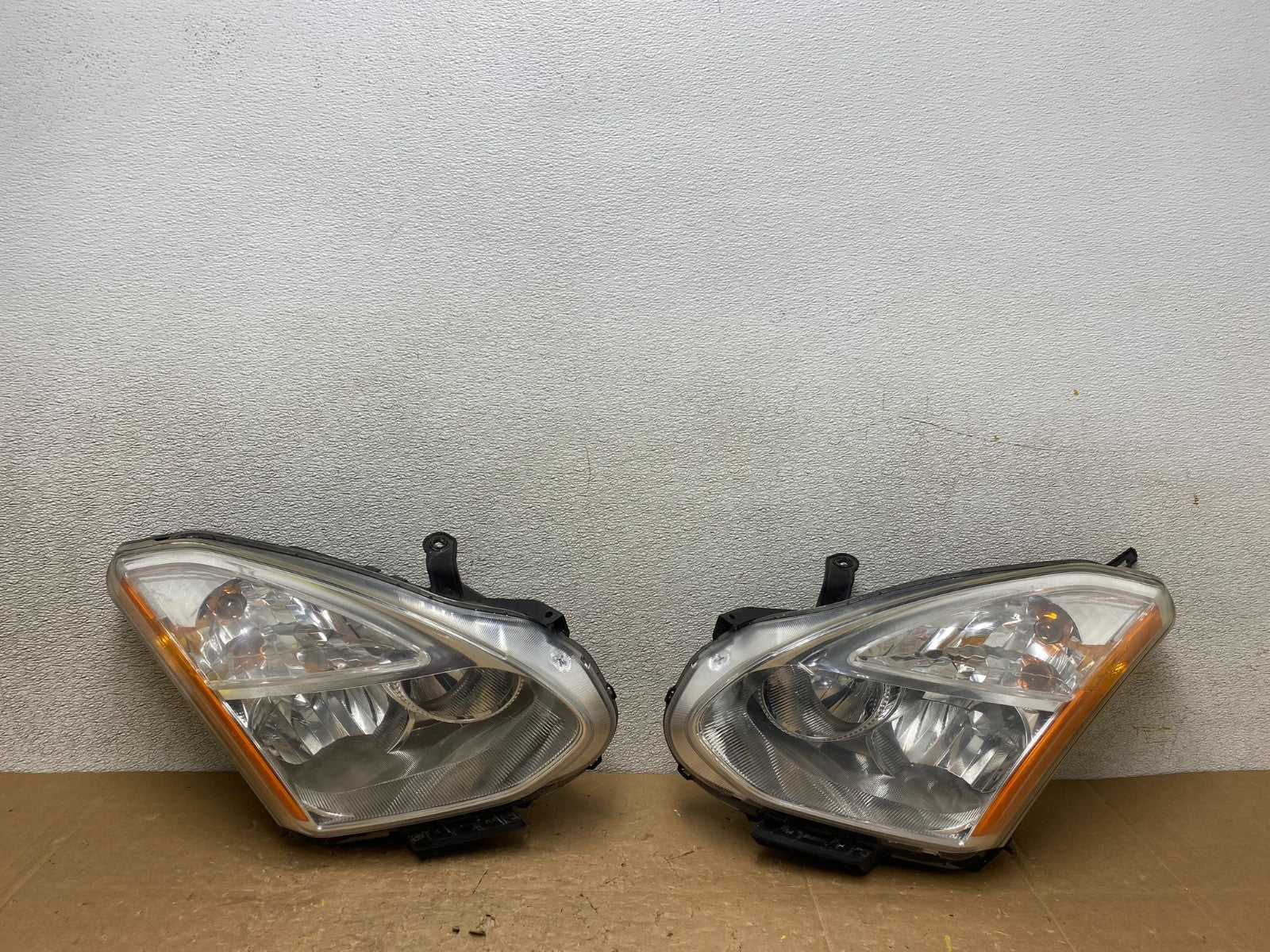 2009-2013 Nissan Rogue Left+Right Side Set Halogen Headlights OEM V6249 DW0