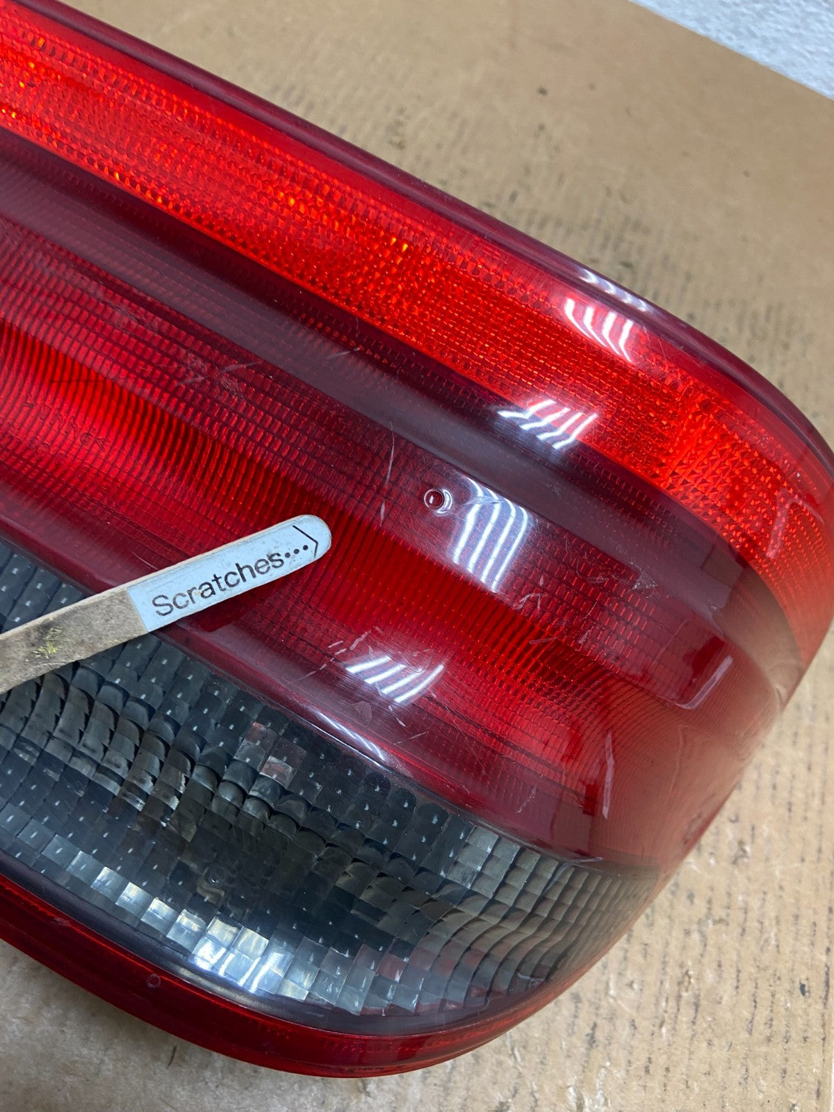 2000-2002 Mercedes-Benz E-Class E430 E320 Left Driver LH Tail Light AE1331 DW3