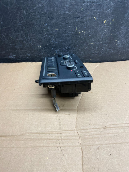 2003-2013 Volvo XC90 Center A/C Climate Control Radio Panel Bezel AF1832 DG2