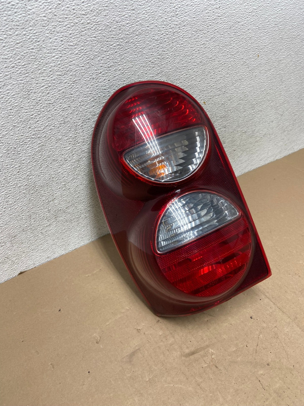 2005 2006 2007 Jeep Liberty Left Driver Lh Side Tail Light AG4584 LK2