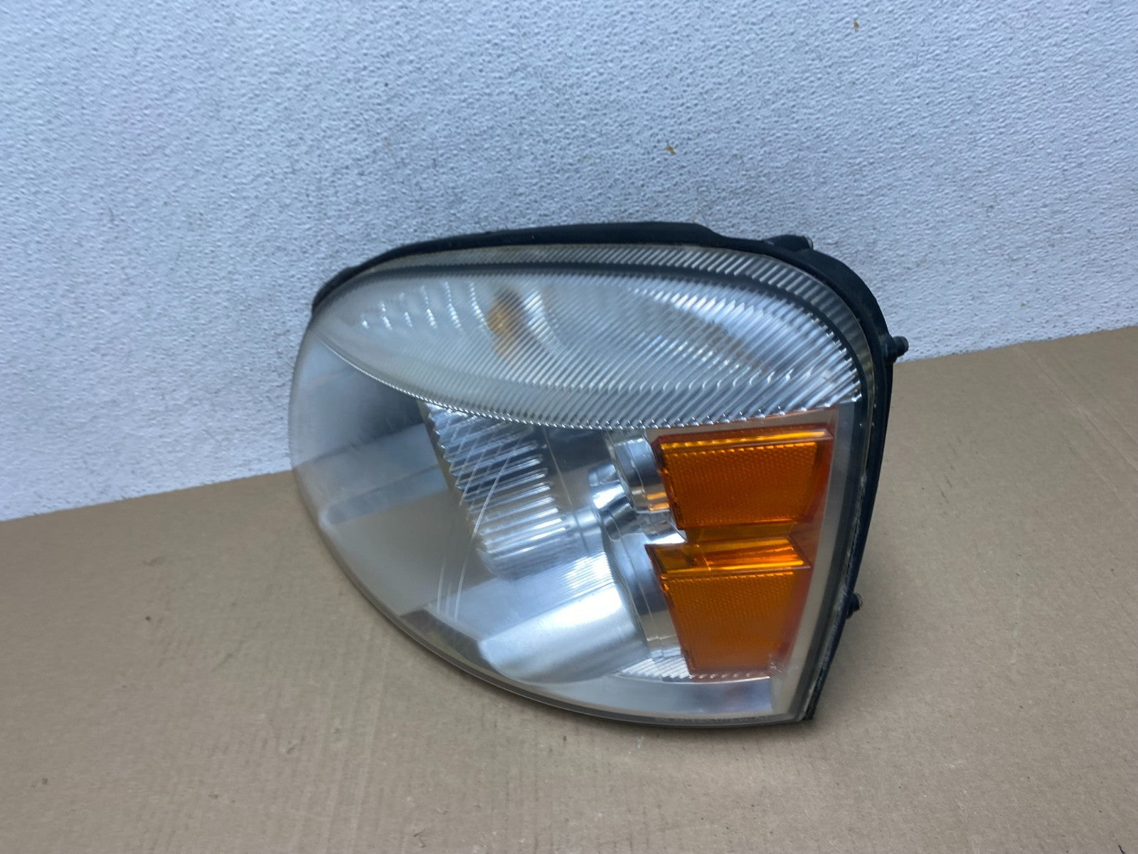 2004 - 2007 Ford Freestar Left Driver LH Side Headlight Halogen AF5775 DW1