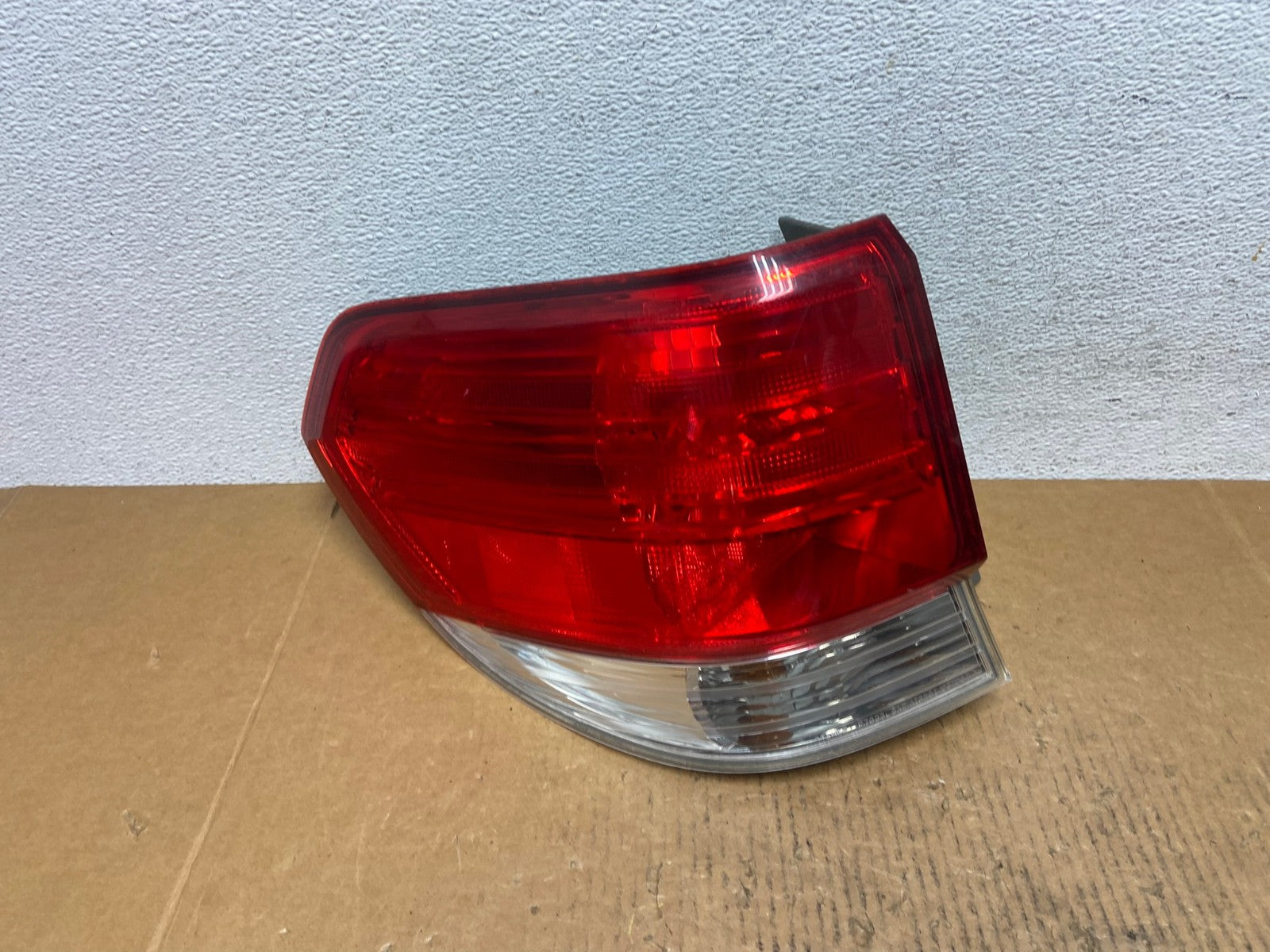 2008 2009 2010 Honda Odyssey Left Driver LH Side Tail Light AE0330 LK0
