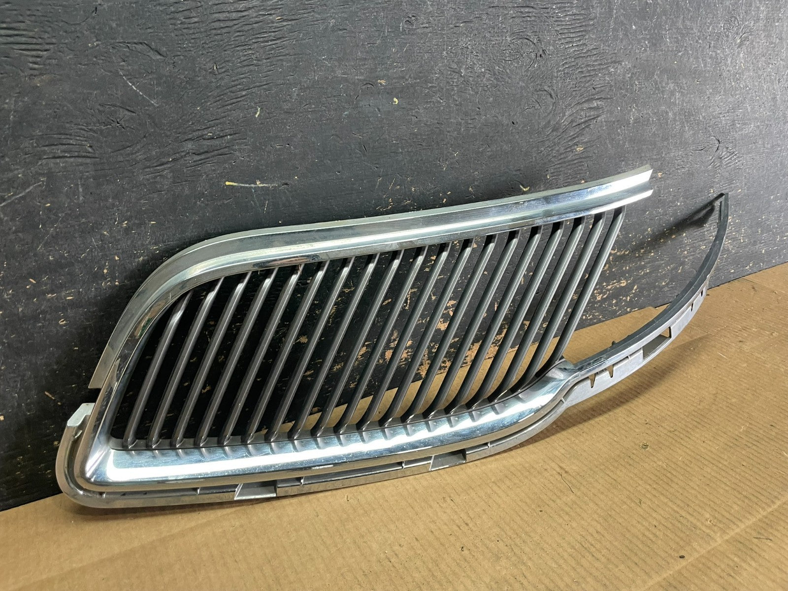 2013 to 2016 Lincoln MKT Left Driver LH Side Front Grill Grille OEM aa9201 DG1