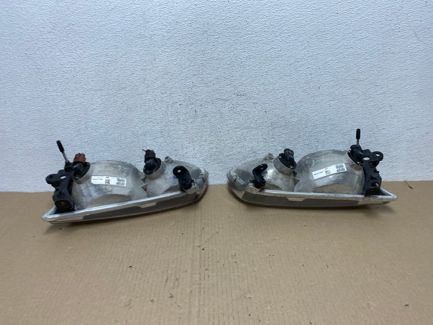 2000 to 2001 Toyota Camry Front Left+Right Side Headlights AE9486 LK3
