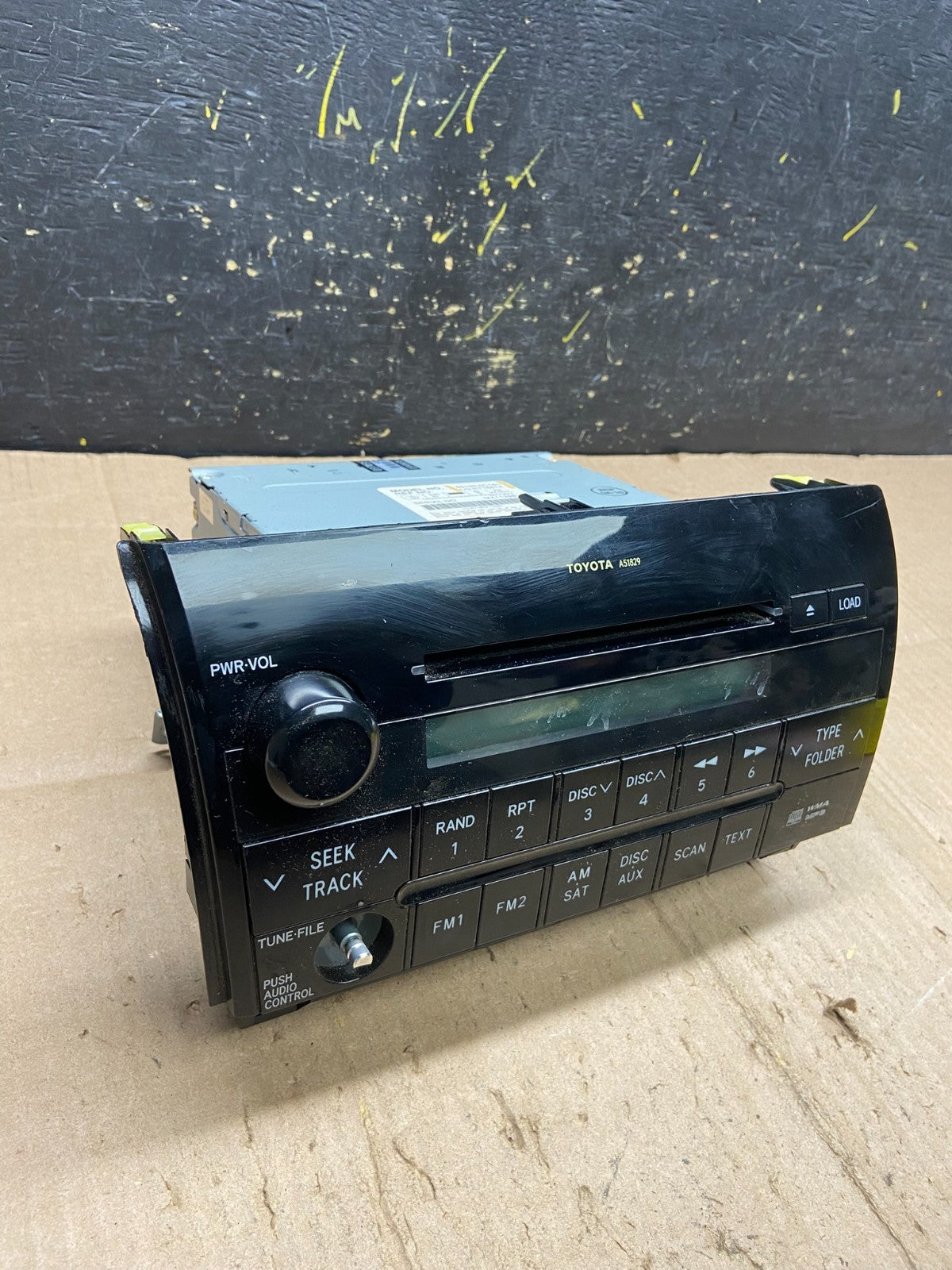 2007 to 2013 Toyota Tundra AM/FM OEM Radio CD Player AA8175 DG2